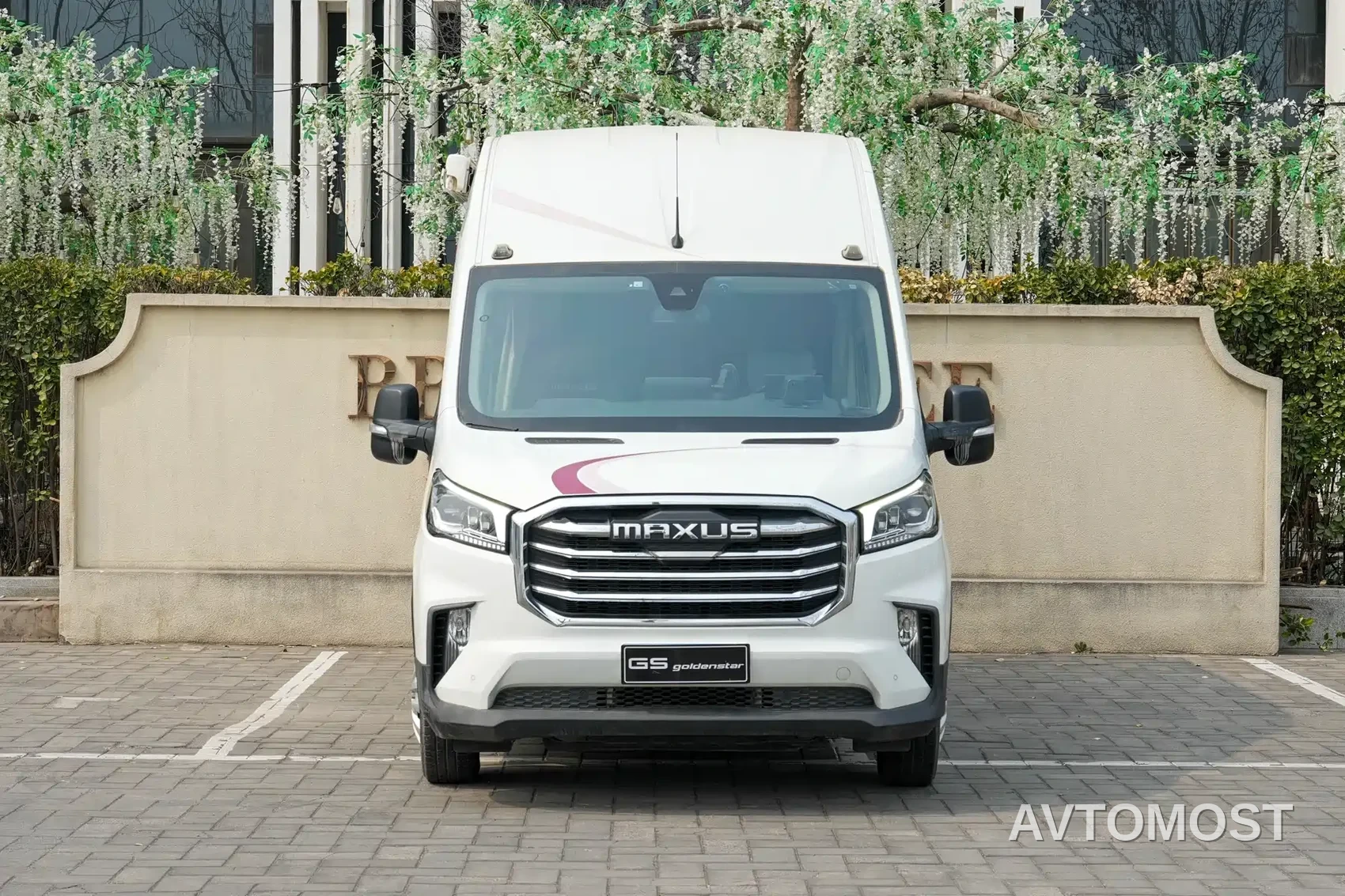 SAIC Maxus V90 RV 2021 2.0T Travel Home V90 Self-Contained Class B RV Luxury Longitudinal Bed — фото 2
