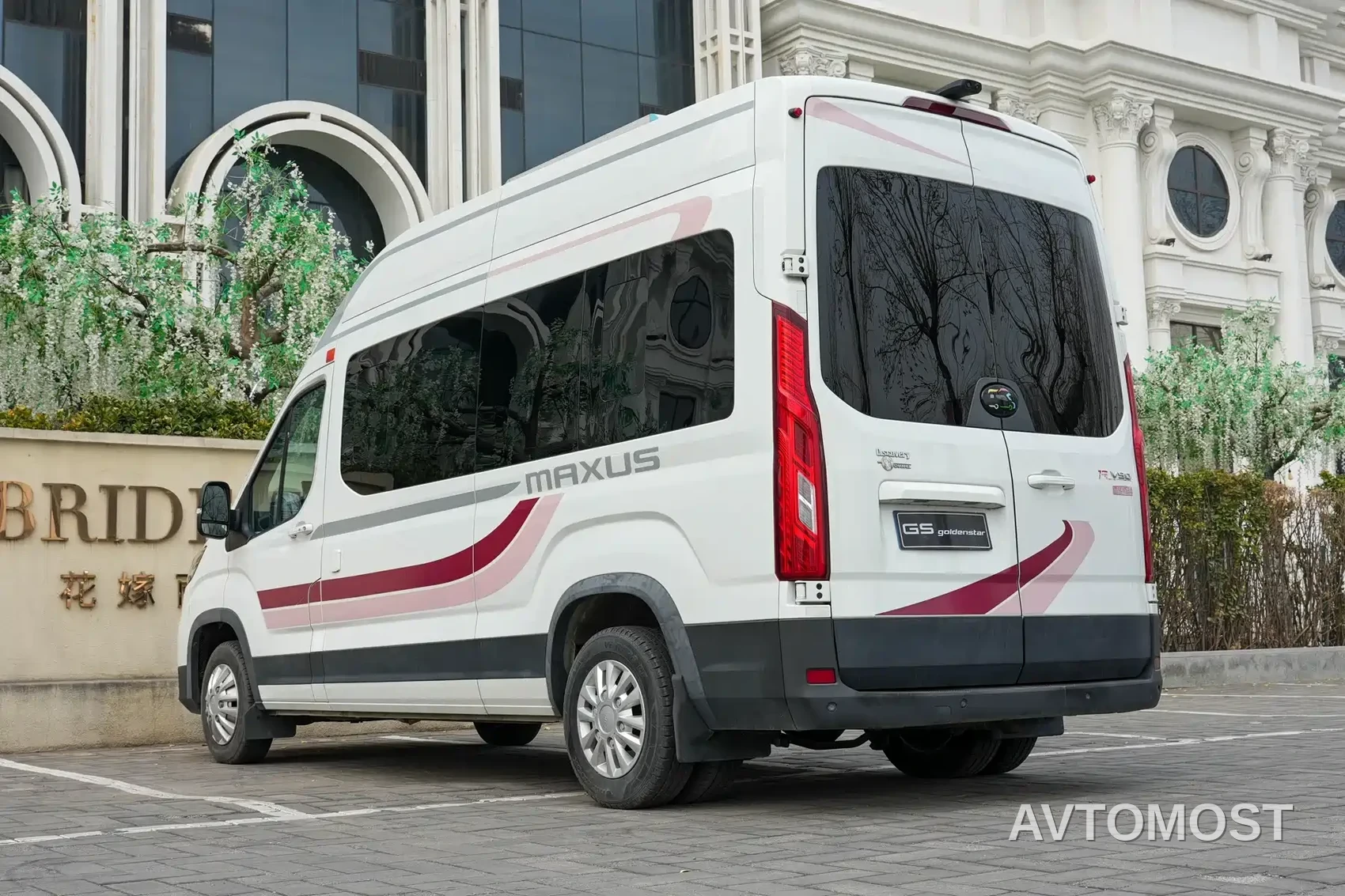 SAIC Maxus V90 RV 2021 2.0T Travel Home V90 Self-Contained Class B RV Luxury Longitudinal Bed — фото 3