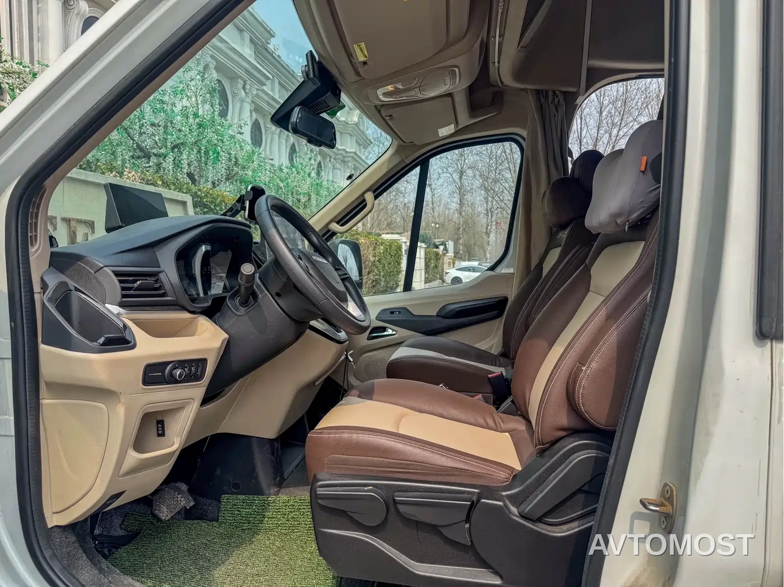 SAIC Maxus V90 RV 2021 2.0T Travel Home V90 Self-Contained Class B RV Luxury Longitudinal Bed — фото 14