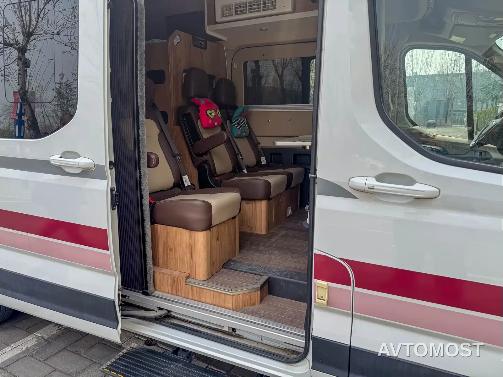 SAIC Maxus V90 RV 2021 2.0T Travel Home V90 Self-Contained Class B RV Luxury Longitudinal Bed — фото 18