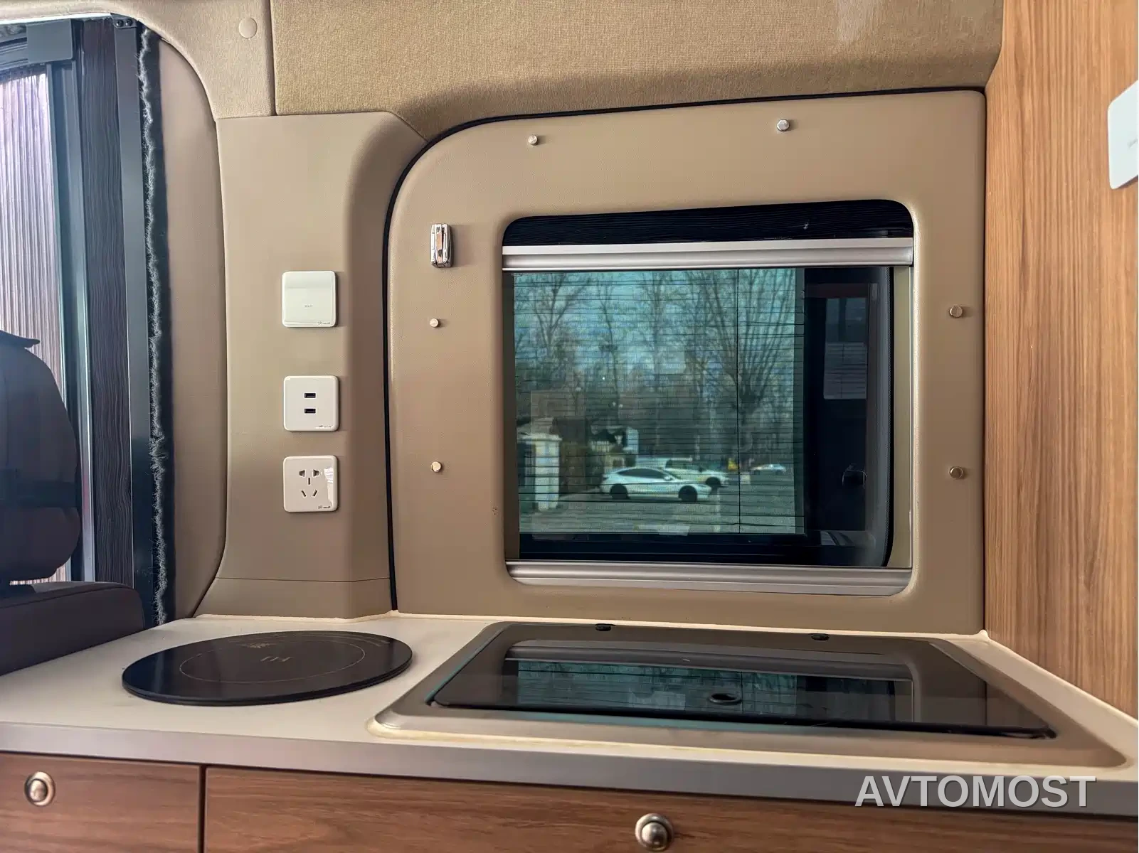SAIC Maxus V90 RV 2021 2.0T Travel Home V90 Self-Contained Class B RV Luxury Longitudinal Bed — фото 21