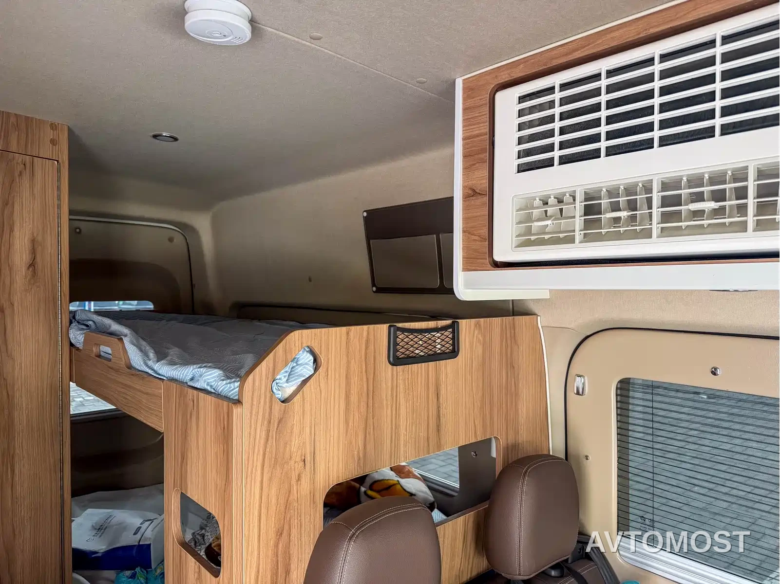 SAIC Maxus V90 RV 2021 2.0T Travel Home V90 Self-Contained Class B RV Luxury Longitudinal Bed — фото 23