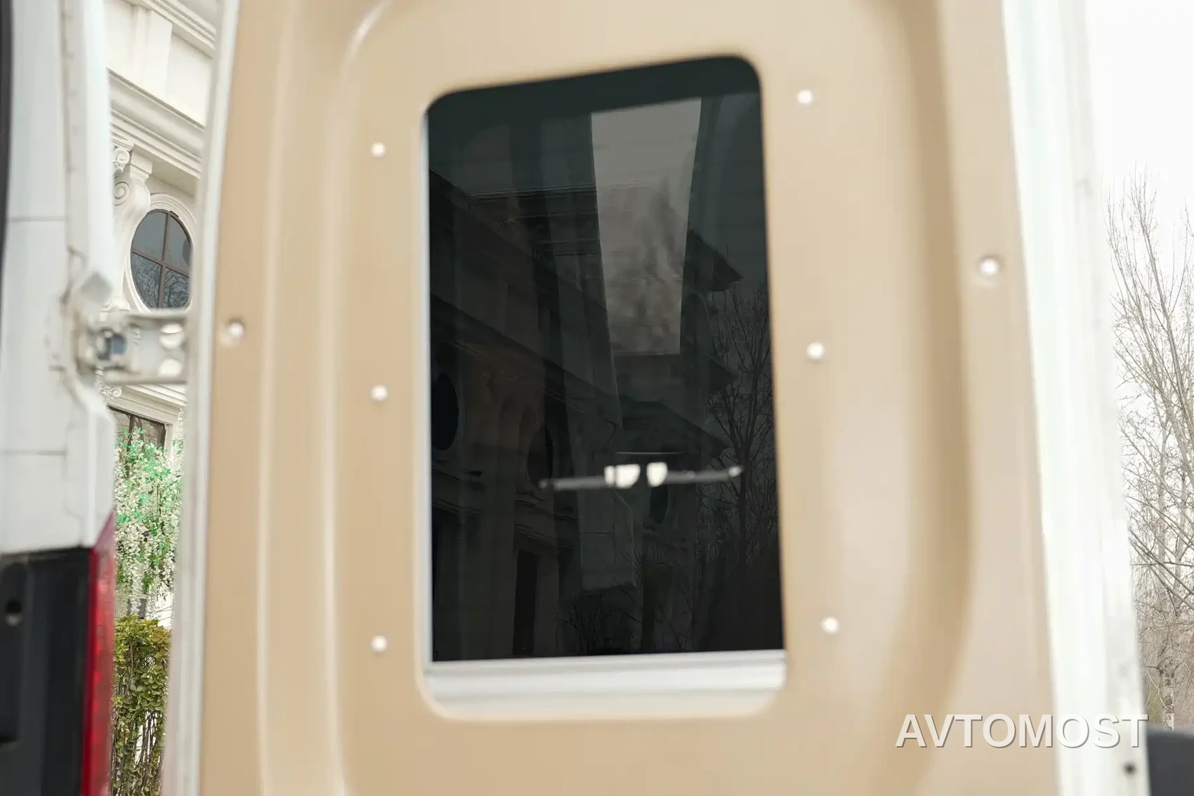 SAIC Maxus V90 RV 2021 2.0T Travel Home V90 Self-Contained Class B RV Luxury Longitudinal Bed — фото 28