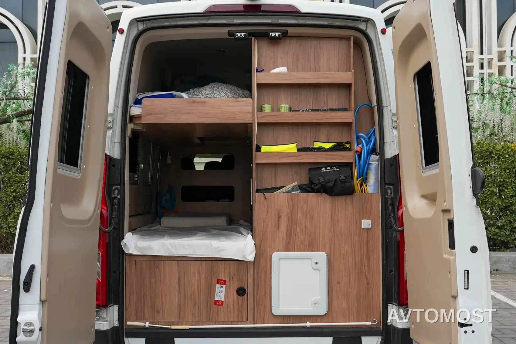 SAIC Maxus V90 RV 2021 2.0T Travel Home V90 Self-Contained Class B RV Luxury Longitudinal Bed — фото 31