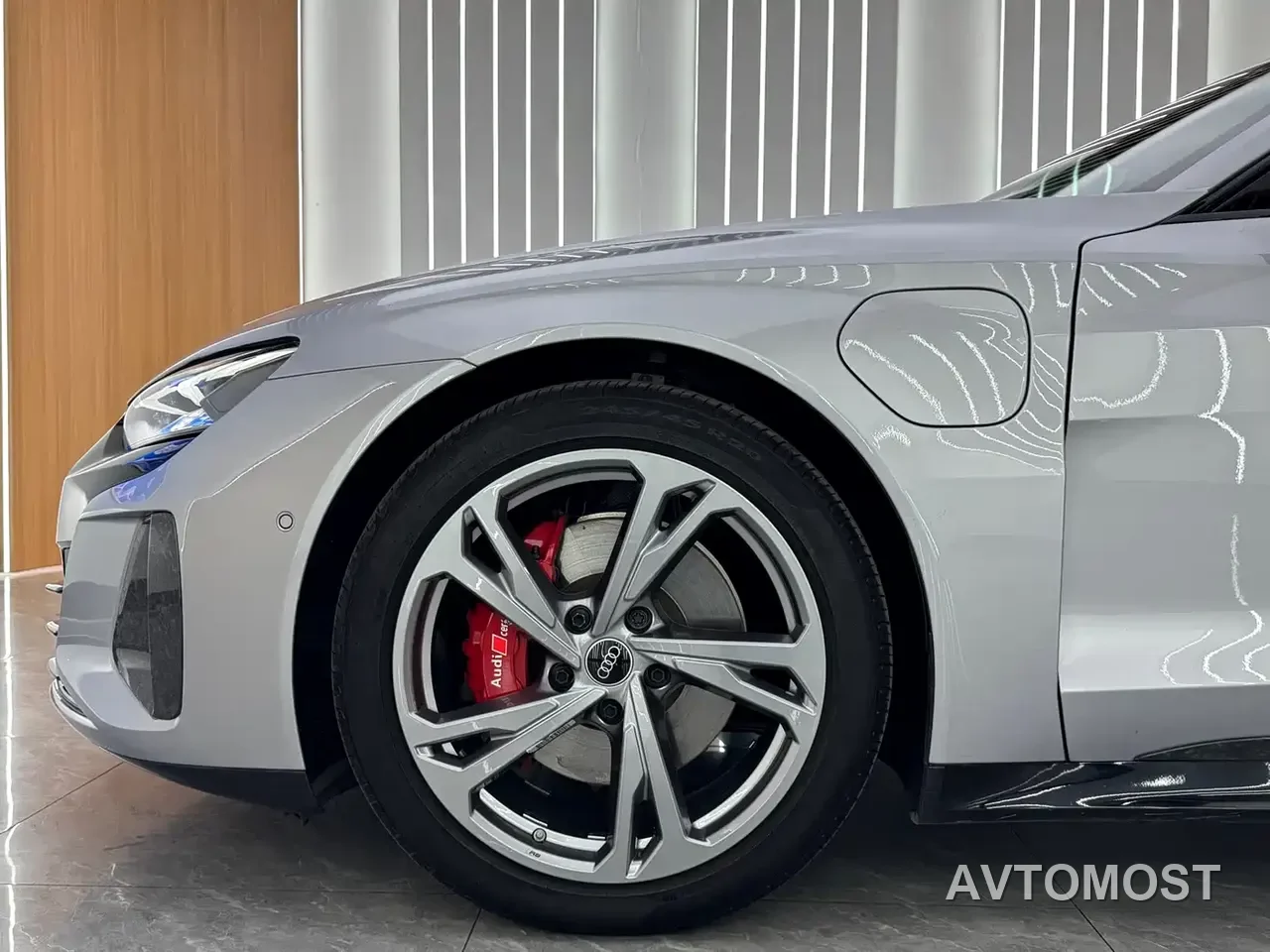 Audi e-tron GT 2023 Base Model — фото 4