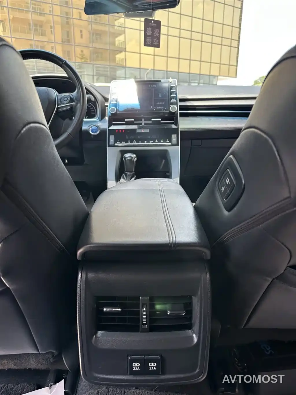 Toyota Avalon 2019 Hybrid 2.5L Luxury Edition China VI — фото 7