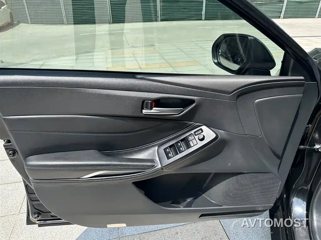 Toyota Avalon 2019 Hybrid 2.5L Luxury Edition China VI — фото 12