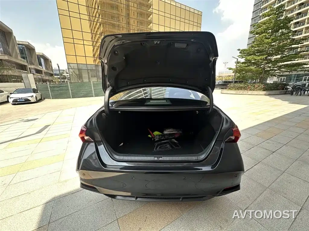 Toyota Avalon 2019 Hybrid 2.5L Luxury Edition China VI — фото 15