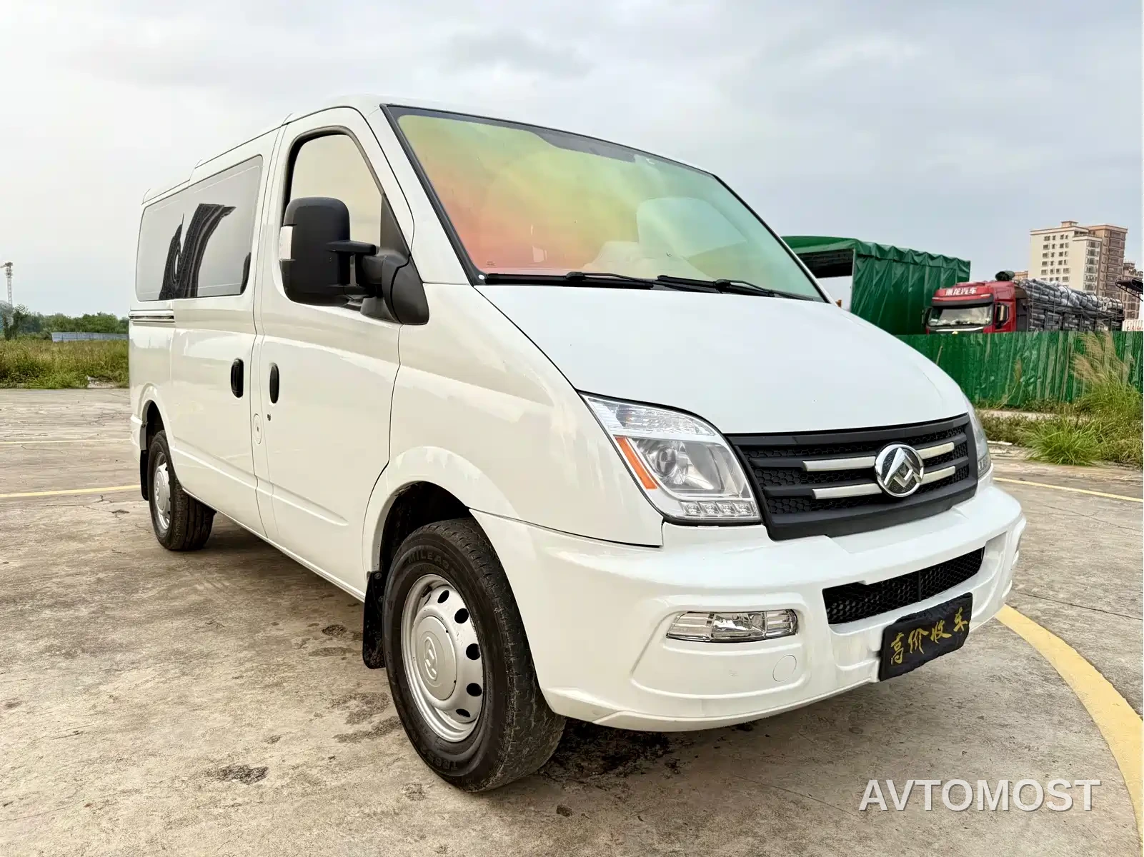 SAIC Maxus Xintu V80 2021 2.0T PLUS Manual Urban Edition Short Wheelbase Ultra-Low Roof 7/8/9 Seats — фото 2