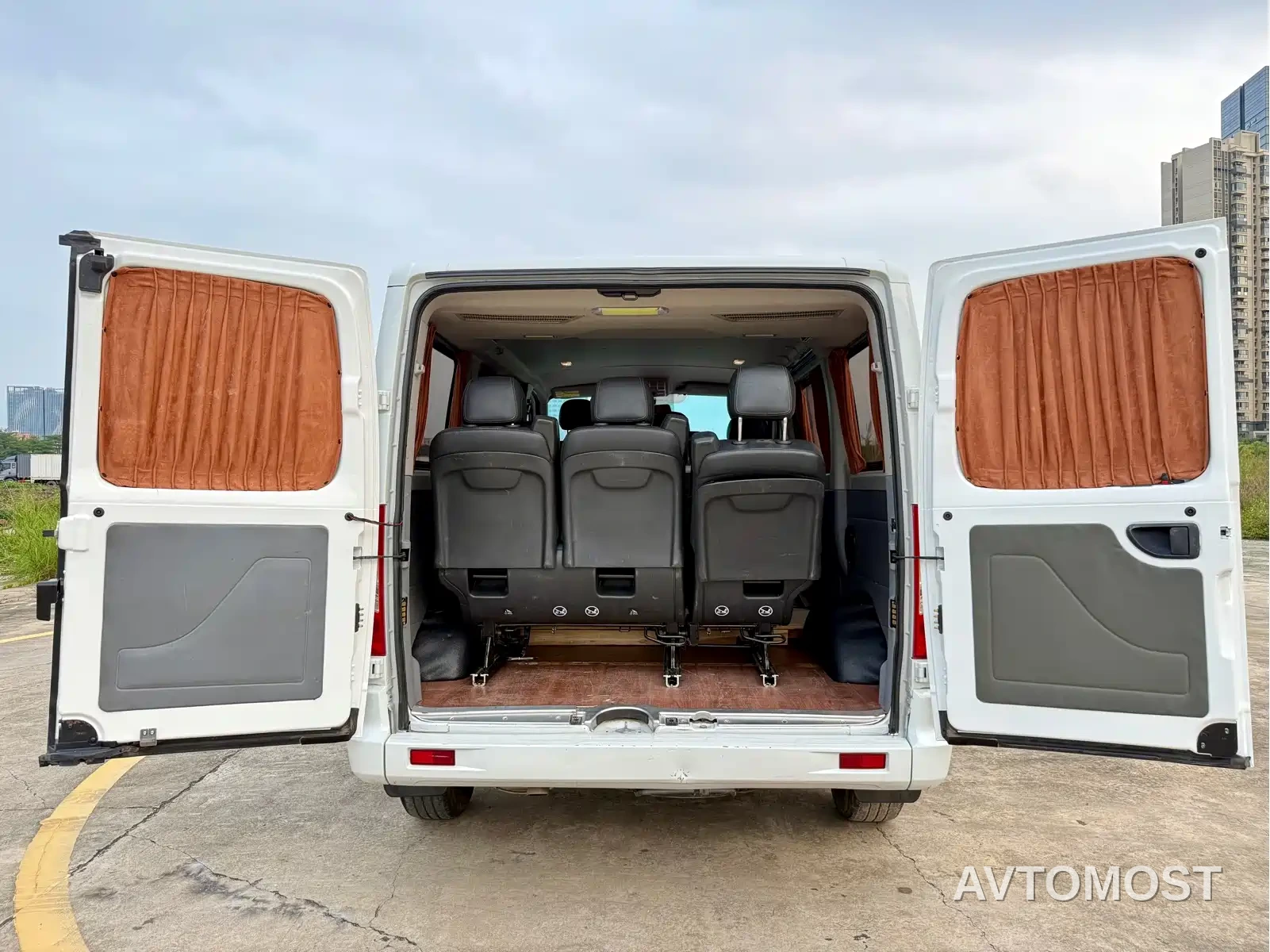 SAIC Maxus Xintu V80 2021 2.0T PLUS Manual Urban Edition Short Wheelbase Ultra-Low Roof 7/8/9 Seats — фото 6