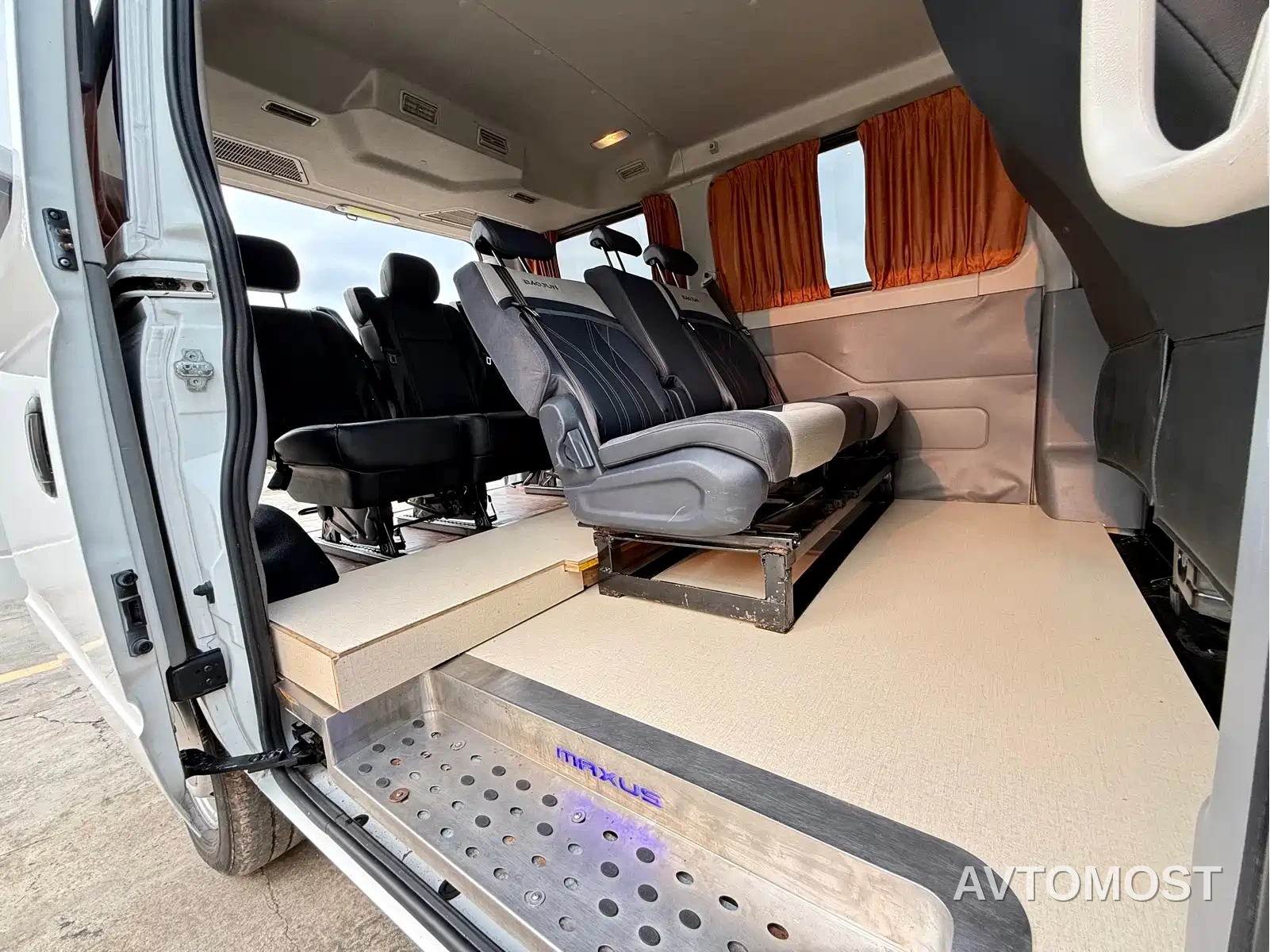 SAIC Maxus Xintu V80 2021 2.0T PLUS Manual Urban Edition Short Wheelbase Ultra-Low Roof 7/8/9 Seats — фото 10