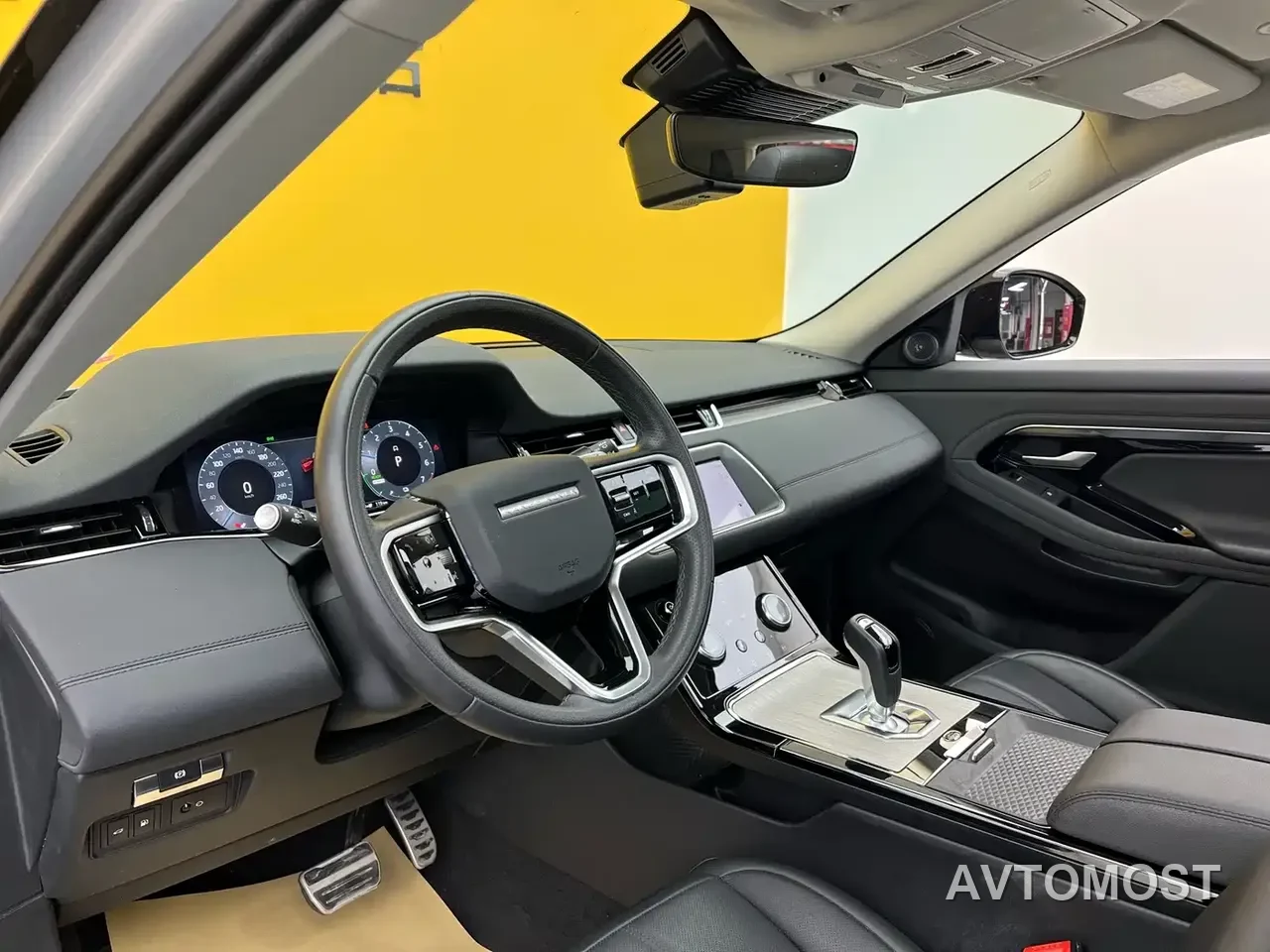 Land Rover Range Rover Evoque New Energy 2022 Range Rover Evoque L P300e Plug-in Hybrid — фото 5