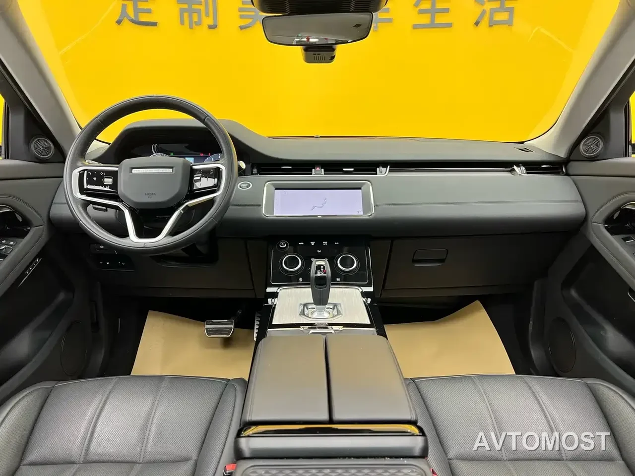 Land Rover Range Rover Evoque New Energy 2022 Range Rover Evoque L P300e Plug-in Hybrid — фото 8