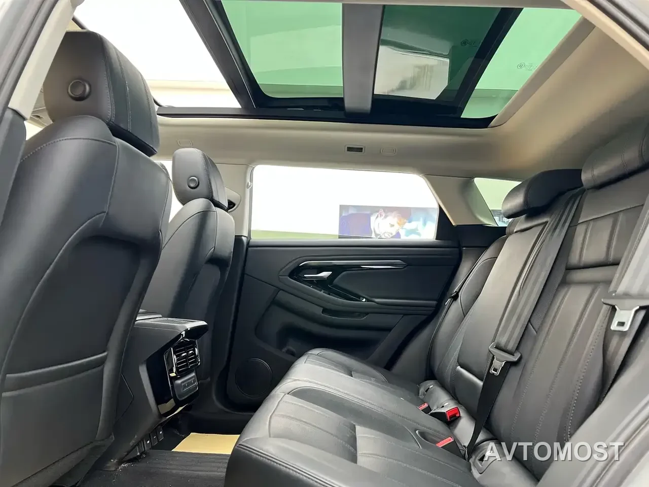 Land Rover Range Rover Evoque New Energy 2022 Range Rover Evoque L P300e Plug-in Hybrid — фото 23