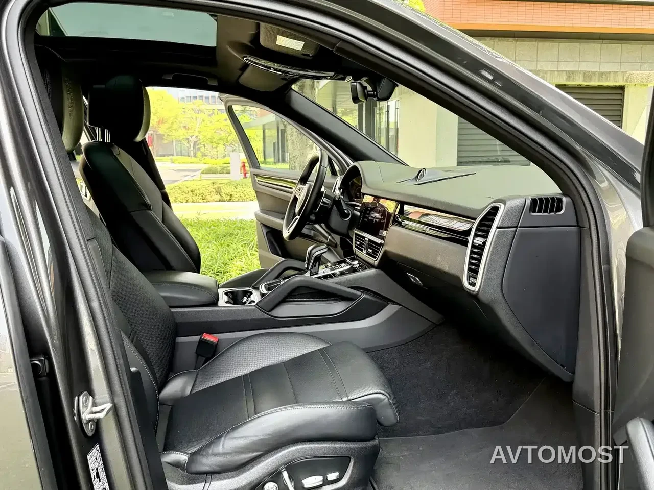 Porsche Cayenne New Energy 2021 Cayenne E-Hybrid 2.0T — фото 6