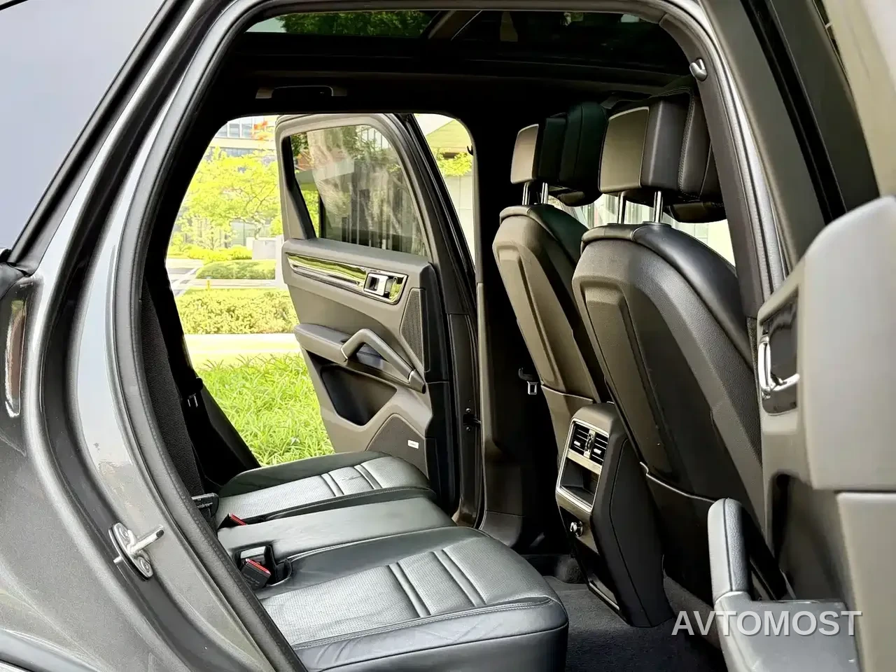 Porsche Cayenne New Energy 2021 Cayenne E-Hybrid 2.0T — фото 8