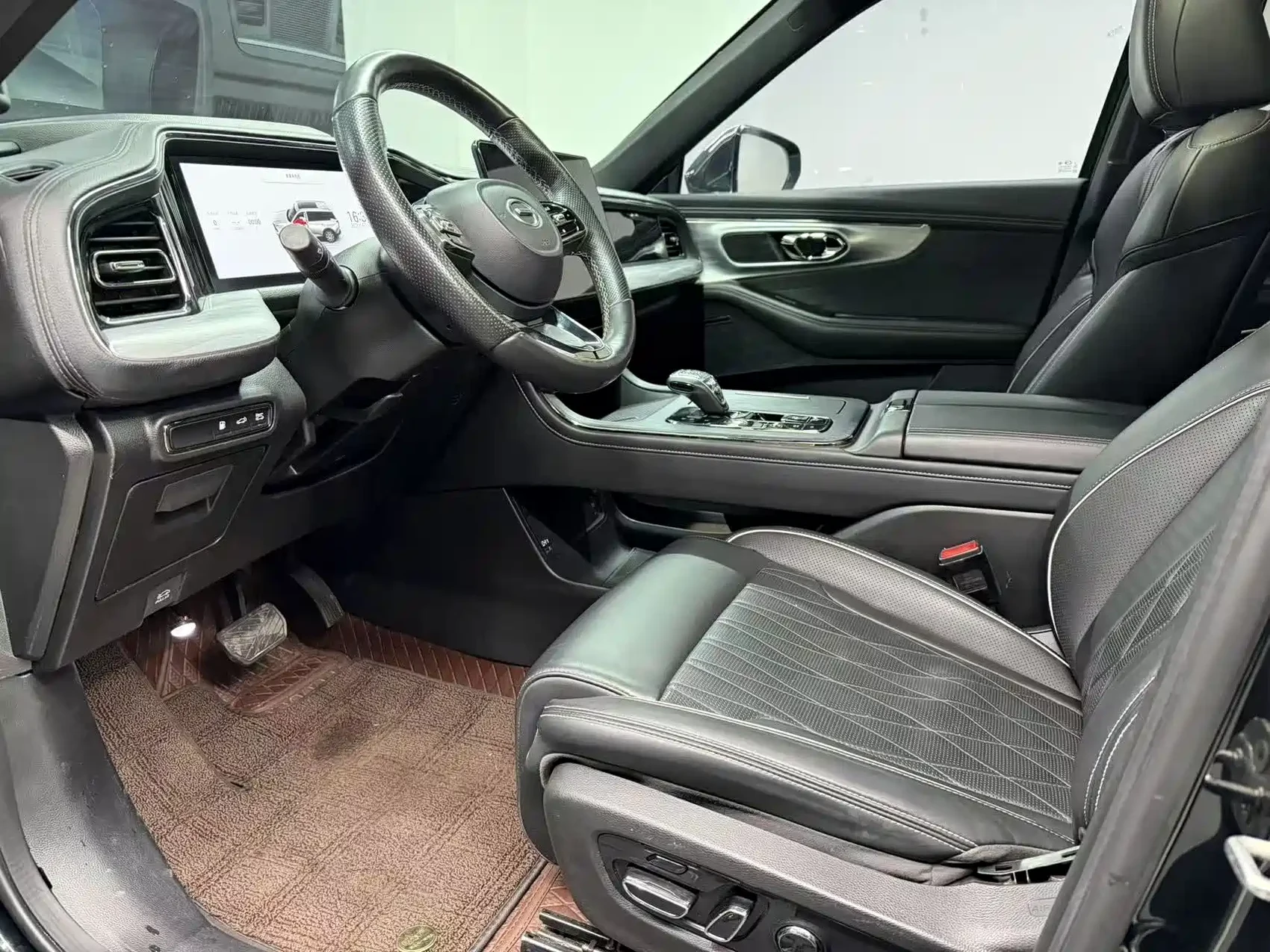 GAC Trumpchi GS8 2022 Dual Engine Series 2.0TM 2WD Premium Edition (7-Seater) — фото 7