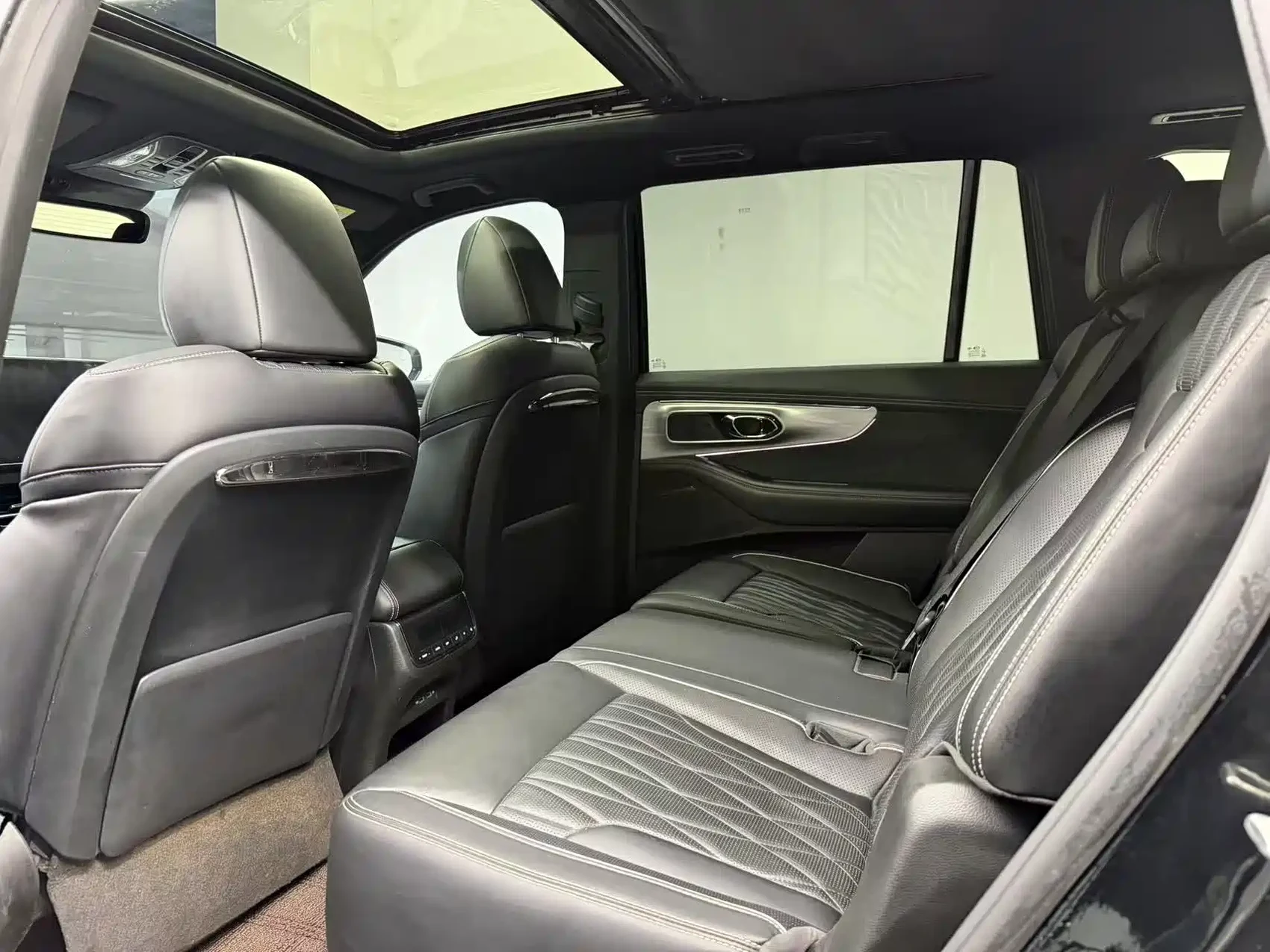 GAC Trumpchi GS8 2022 Dual Engine Series 2.0TM 2WD Premium Edition (7-Seater) — фото 9
