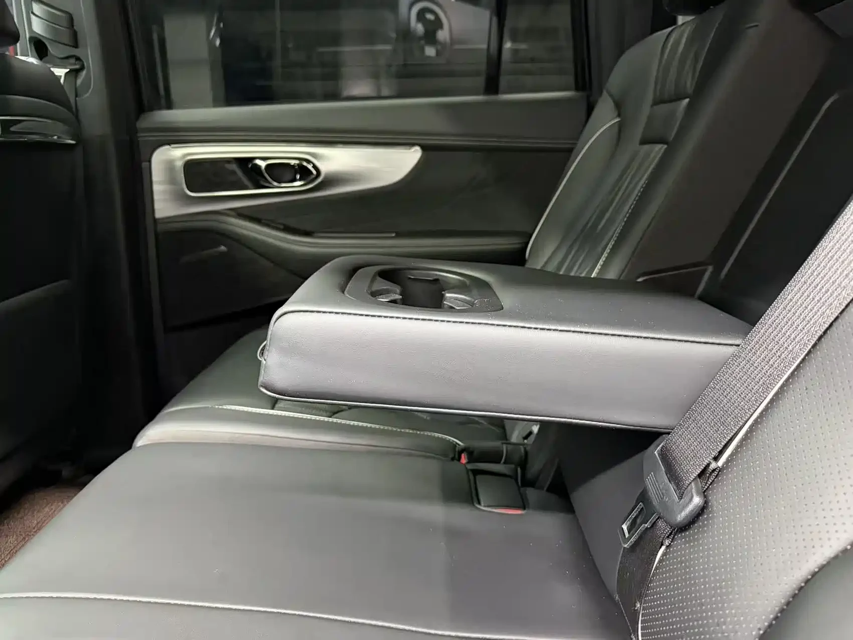GAC Trumpchi GS8 2022 Dual Engine Series 2.0TM 2WD Premium Edition (7-Seater) — фото 16