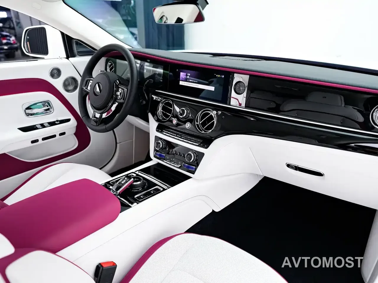 Rolls-Royce Spectre 2024 Standard Model — фото 11