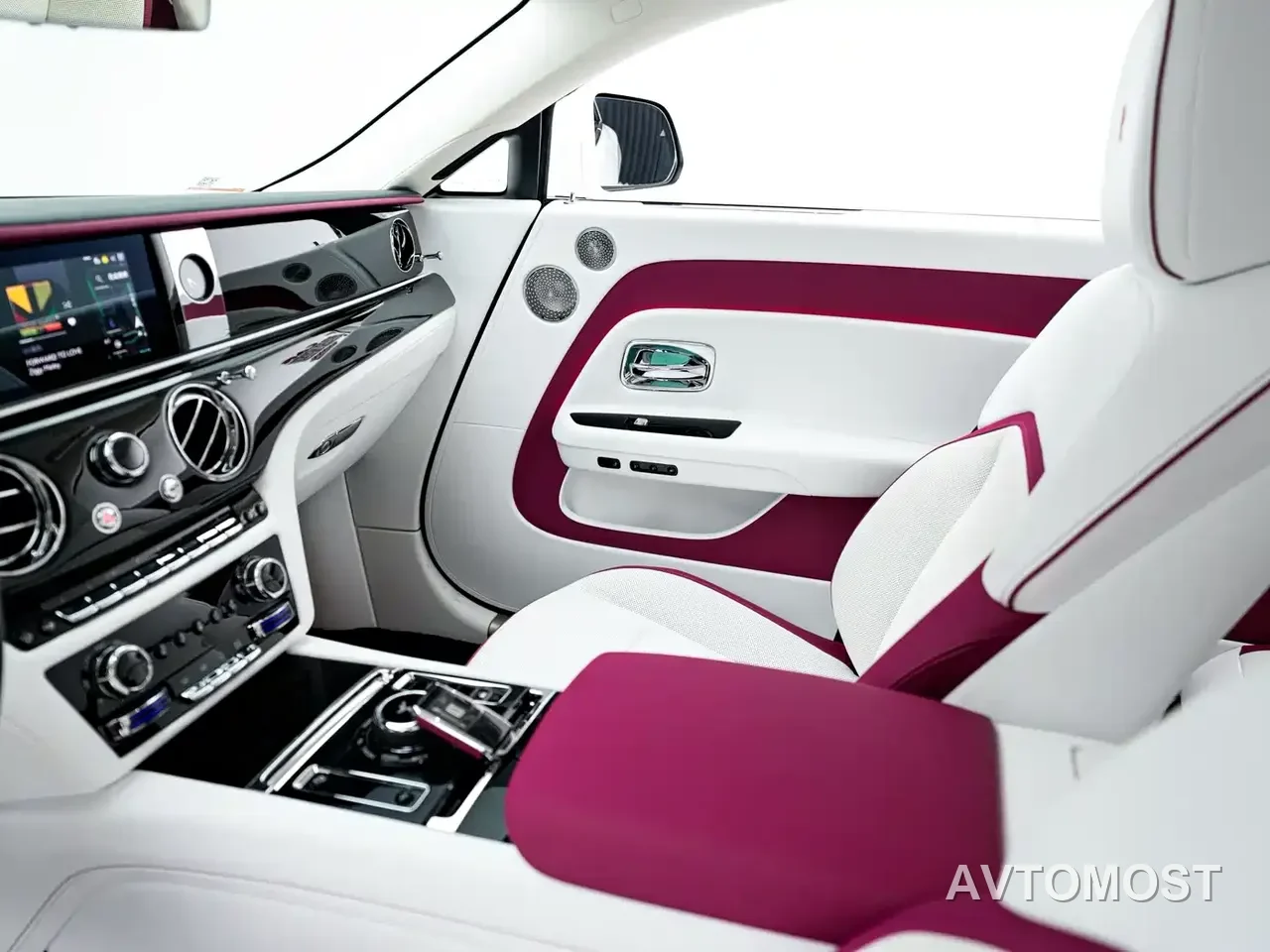 Rolls-Royce Spectre 2024 Standard Model — фото 15