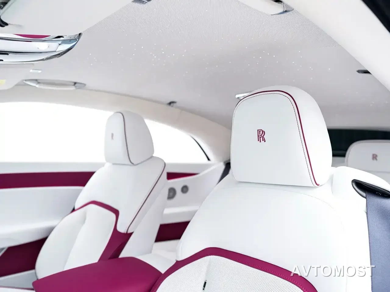 Rolls-Royce Spectre 2024 Standard Model — фото 17