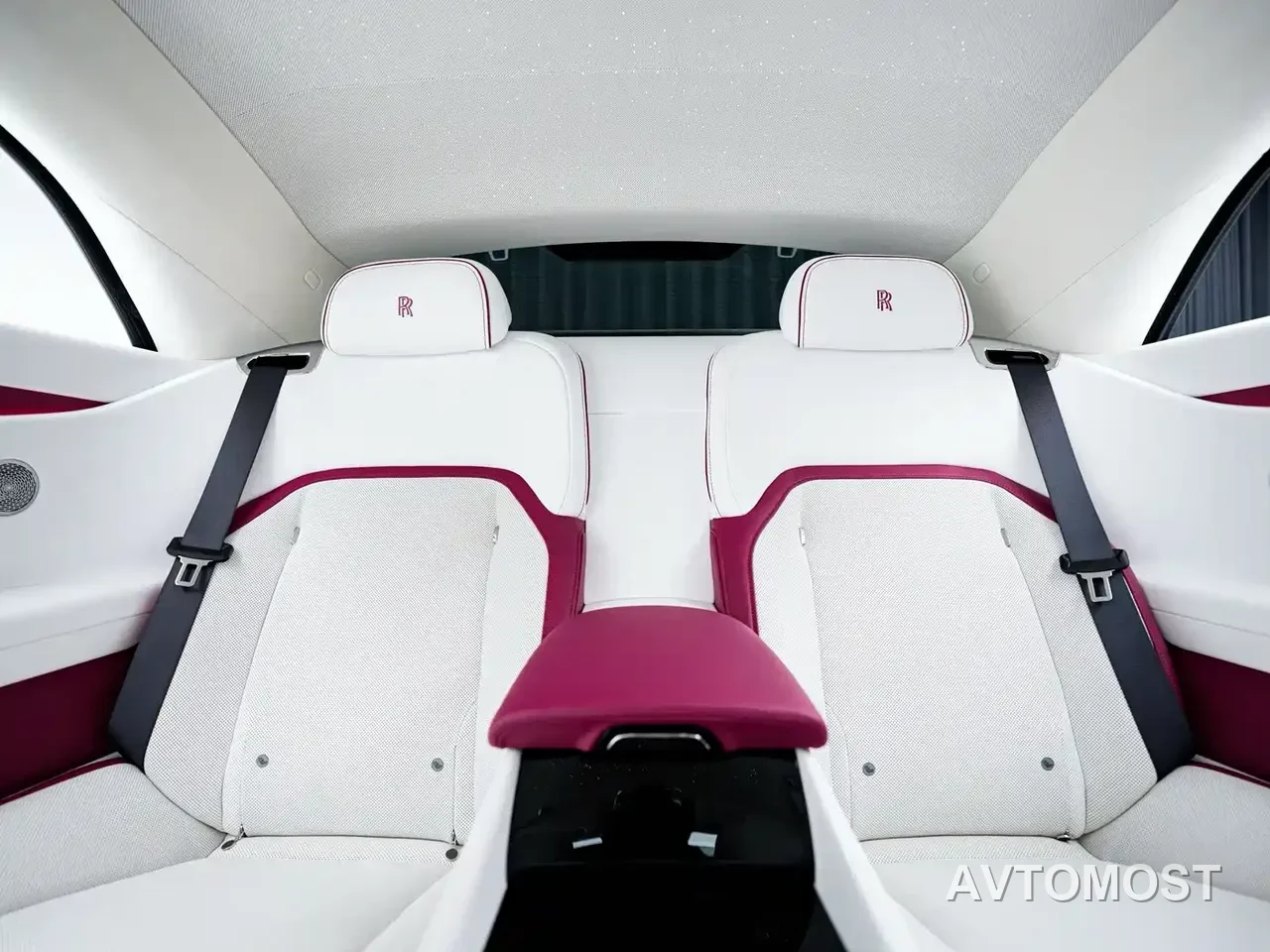 Rolls-Royce Spectre 2024 Standard Model — фото 18