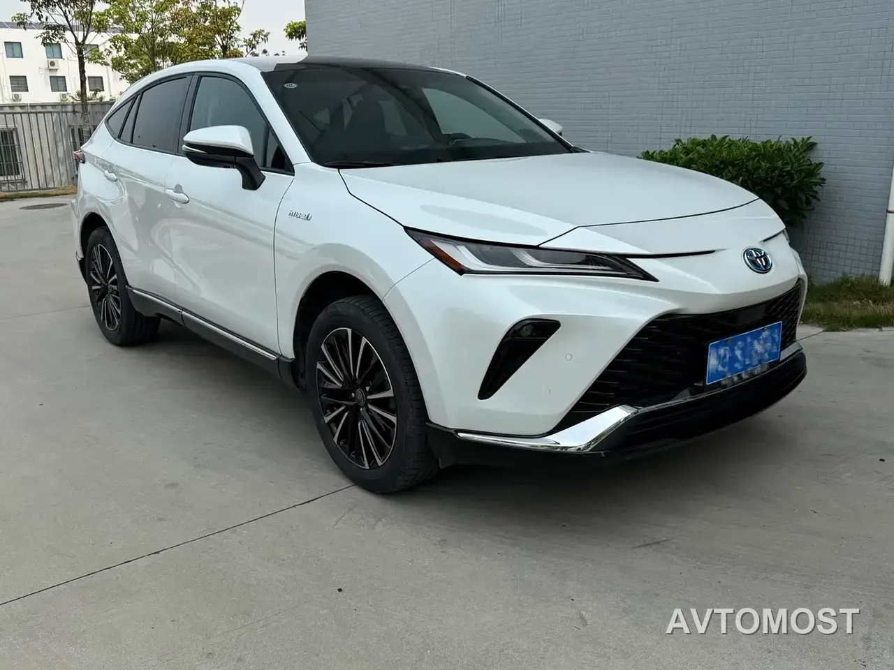 Toyota Venza 2024 2.5L Smart Hybrid 2WD Premium Edition — фото 1