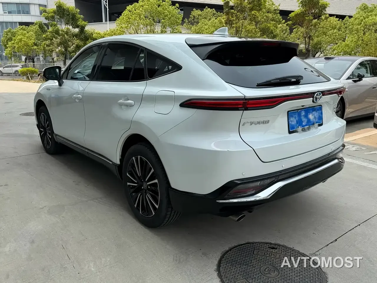 Toyota Venza 2024 2.5L Smart Hybrid 2WD Premium Edition — фото 3