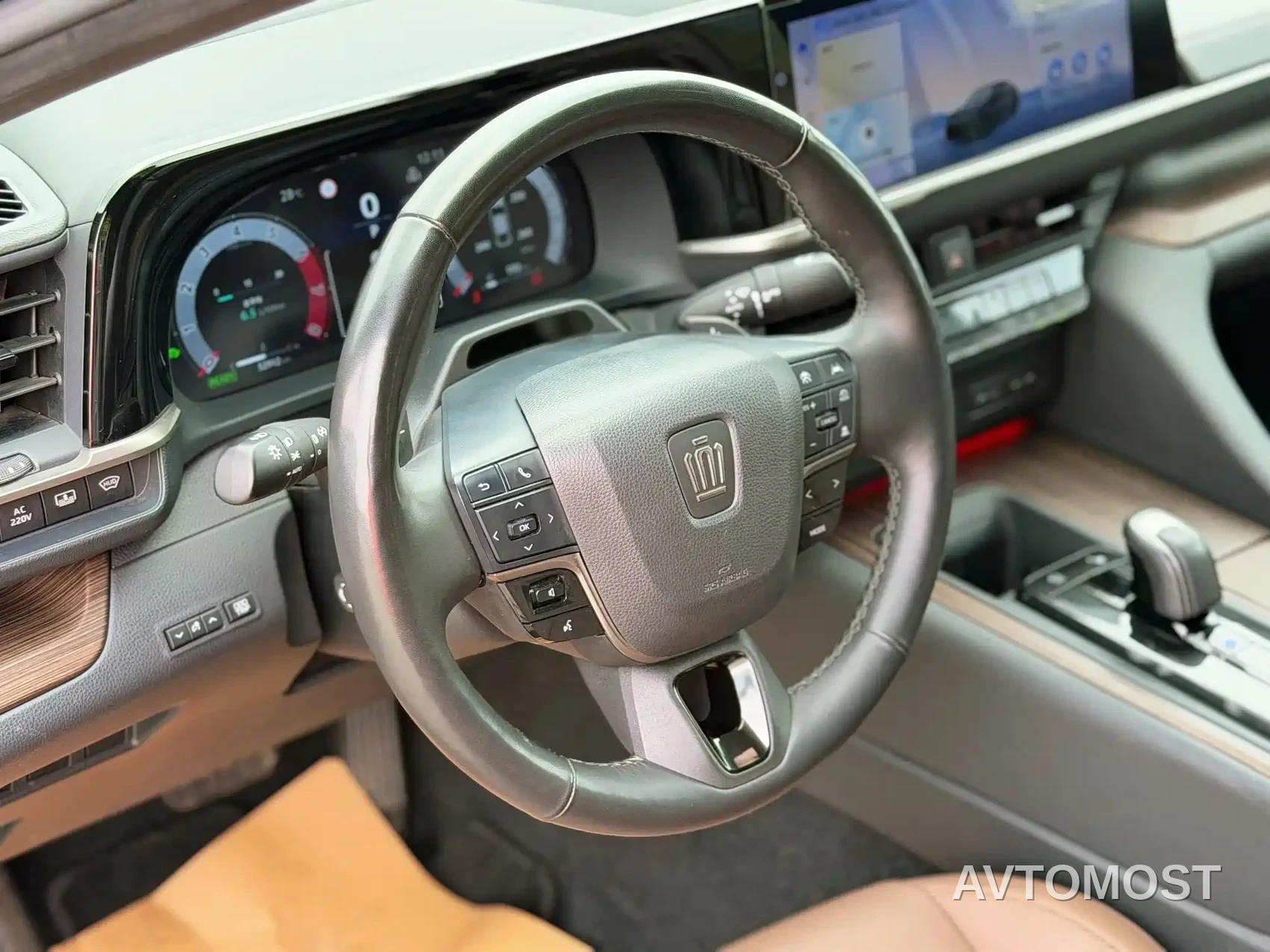 Toyota Crown (Import) 2024 2.5L Ultimate Edition — фото 9