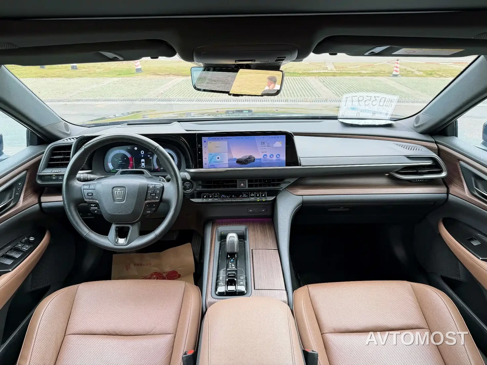 Toyota Crown (Import) 2024 2.5L Ultimate Edition — фото 10