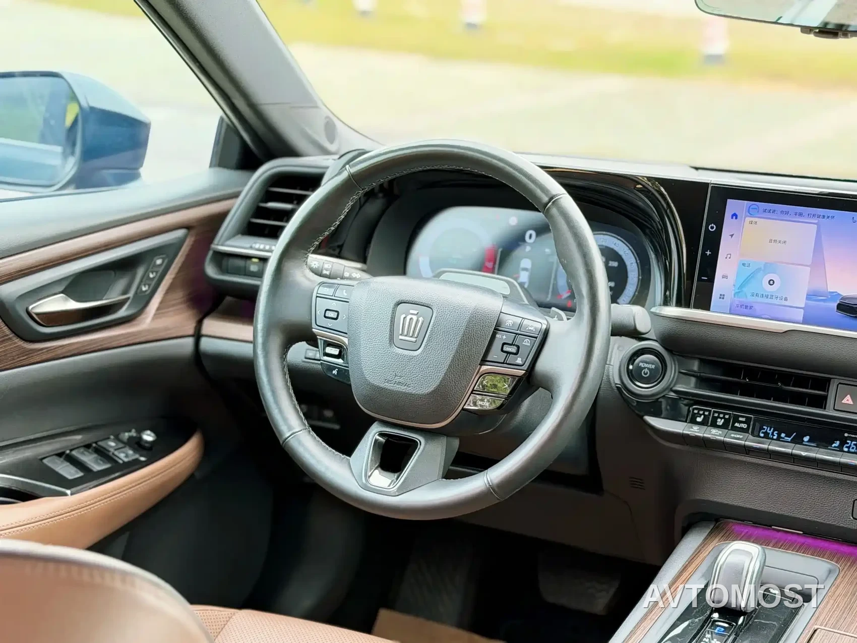 Toyota Crown (Import) 2024 2.5L Ultimate Edition — фото 11