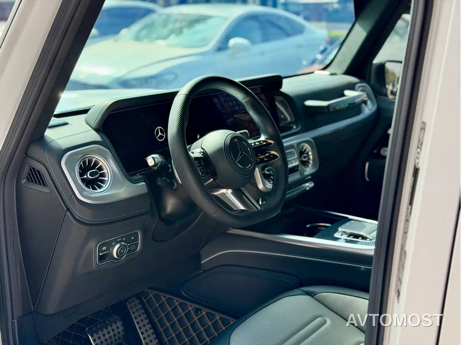 Mercedes-Benz G-Class New Energy 2025 G580 Launch Special Edition — фото 11