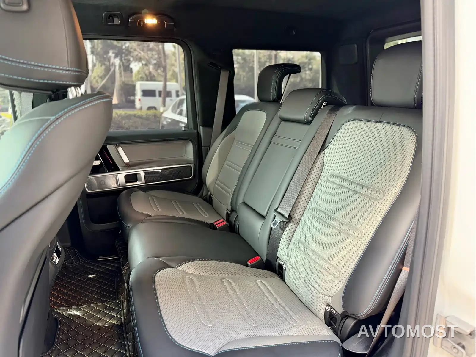 Mercedes-Benz G-Class New Energy 2025 G580 Launch Special Edition — фото 16