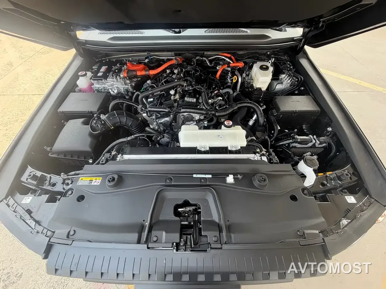 Toyota Prado 2025 2.4T Cross BX Edition 5-seater — фото 2