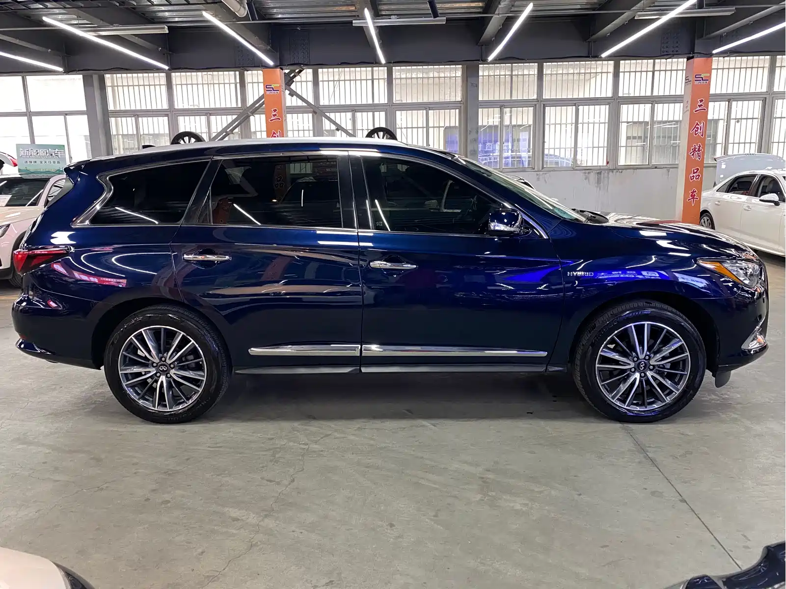 Infiniti QX60 (Import) 2020 2.5 S/C Hybrid 2WD Excellence Edition — фото 4