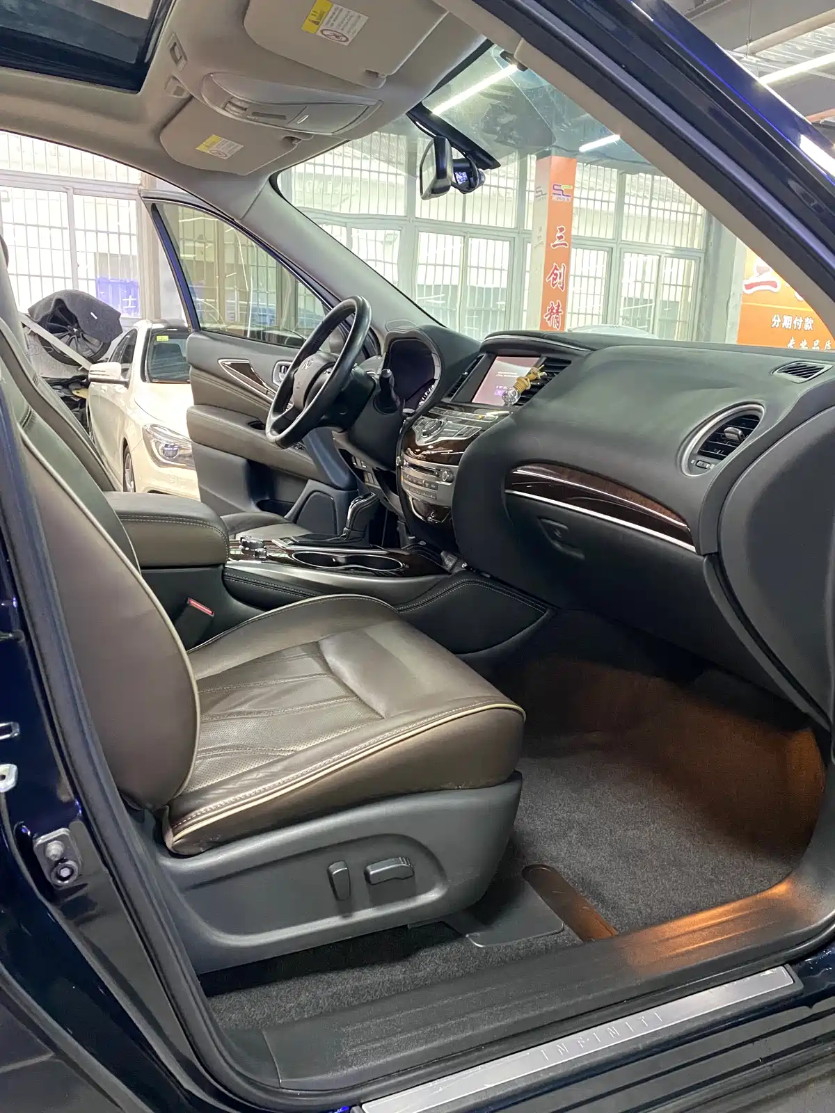 Infiniti QX60 (Import) 2020 2.5 S/C Hybrid 2WD Excellence Edition — фото 11