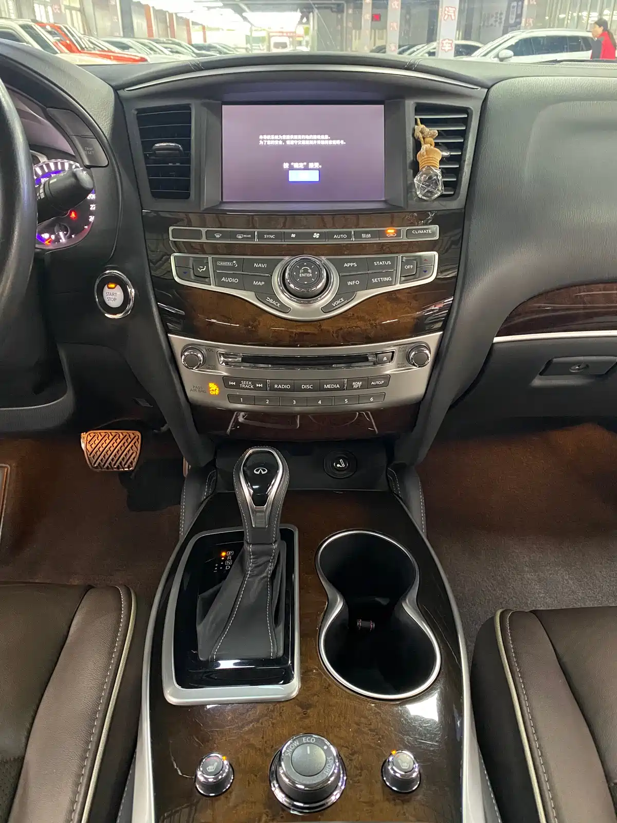 Infiniti QX60 (Import) 2020 2.5 S/C Hybrid 2WD Excellence Edition — фото 16