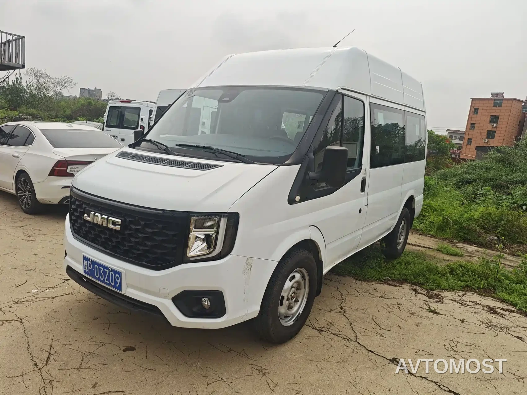 Jiangling JMC Fushun 2025 Model 2.0T 6MT Diesel Short Wheelbase Medium Roof Commercial MPV 5/6 Seats — фото 1
