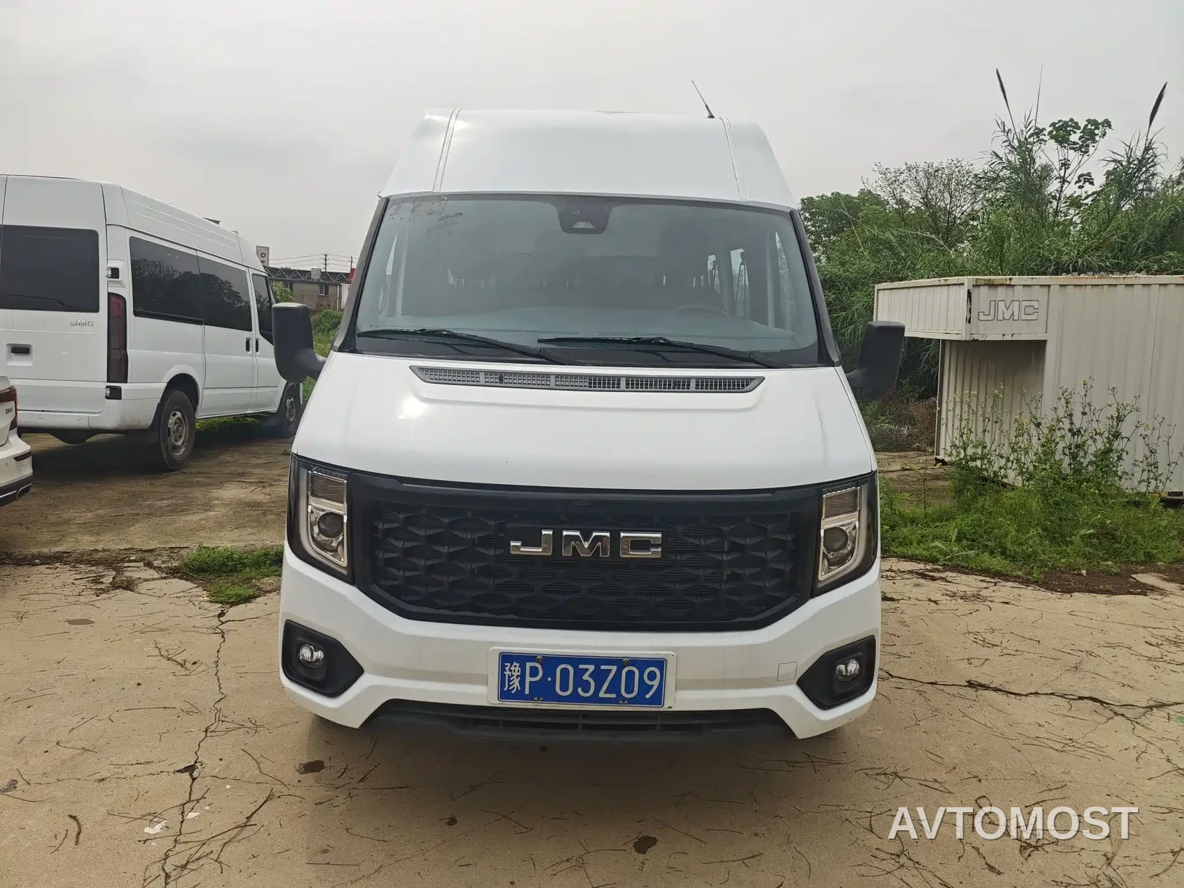 Jiangling JMC Fushun 2025 Model 2.0T 6MT Diesel Short Wheelbase Medium Roof Commercial MPV 5/6 Seats — фото 2