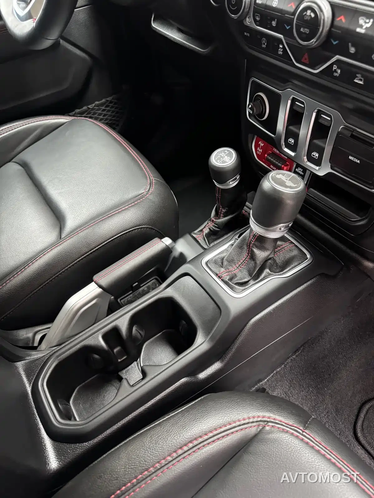 Jeep Wrangler 2021 2.0T Rubicon Two-Door — фото 8