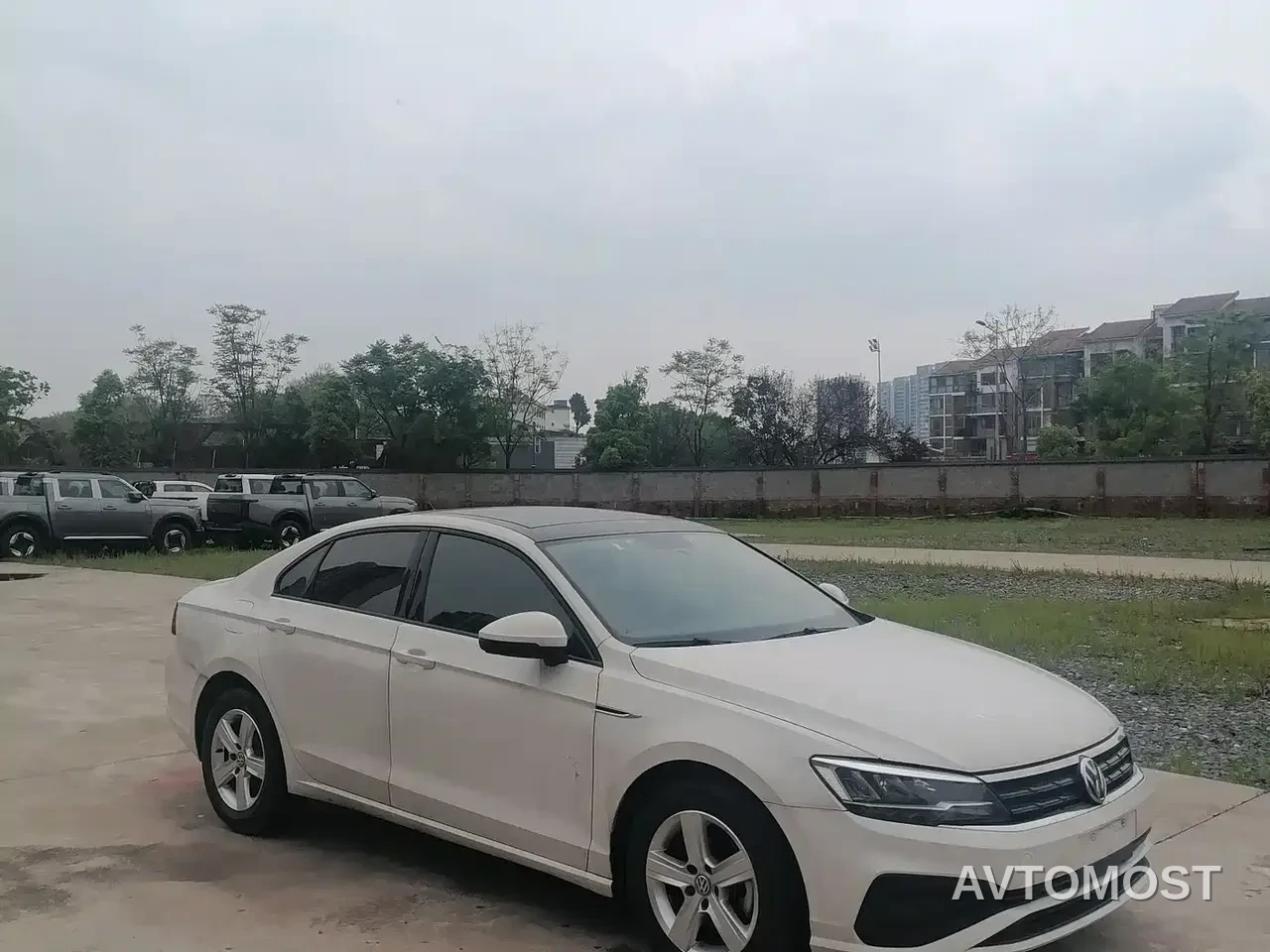 Volkswagen Lamando 2021 230TSI DSG Fashion Edition — фото 2