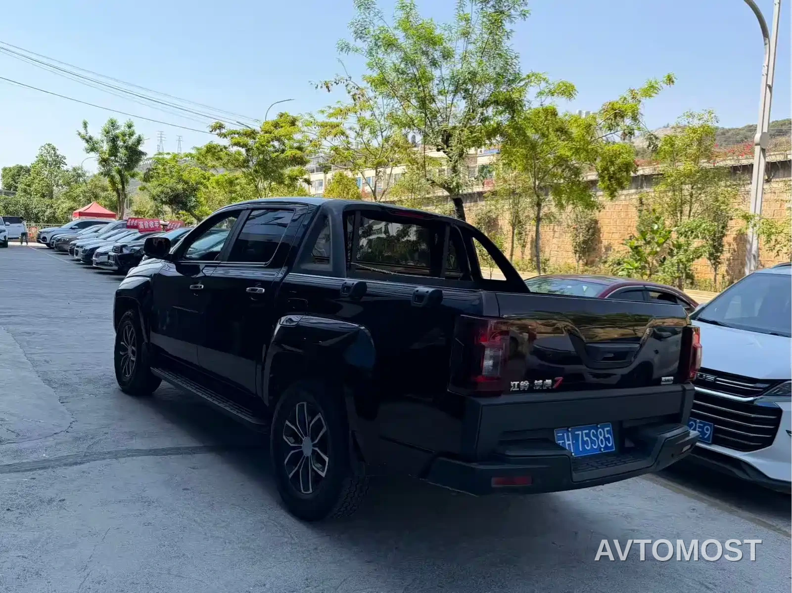 Jiangling Yuhu 7 2022 2.0T Manual Diesel 4WD Comfort Standard Wheelbase — фото 7