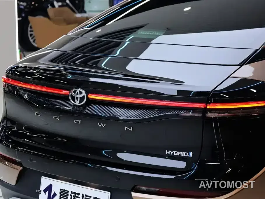 Toyota Crown SportCross 2023 2.4T SportCross HEV AWD Supreme Edition — фото 15