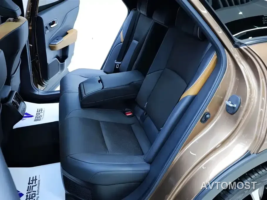 Toyota Crown SportCross 2023 2.4T SportCross HEV AWD Supreme Edition — фото 26
