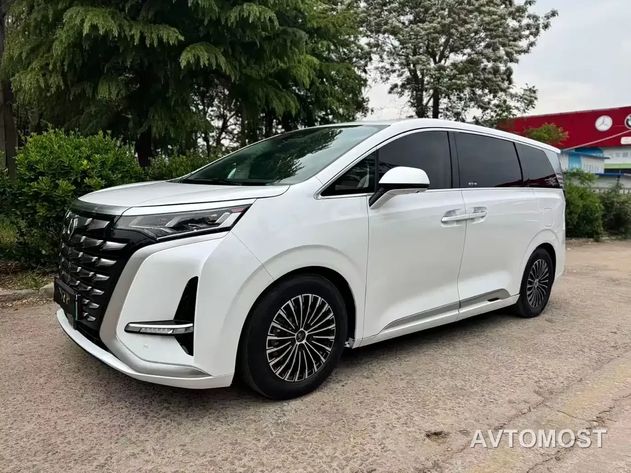 Denza D9 2024 DM-i 970 Luxury — фото 1