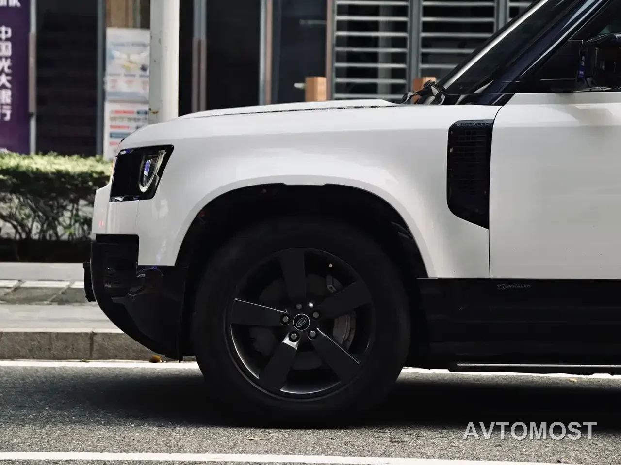 Land Rover Defender 2022 110 P400 X-DYNAMIC HSE — фото 7