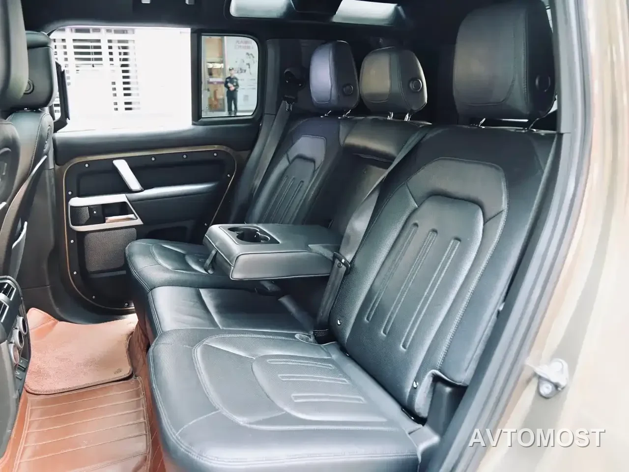 Land Rover Defender 2022 110 P400 X-DYNAMIC HSE — фото 12