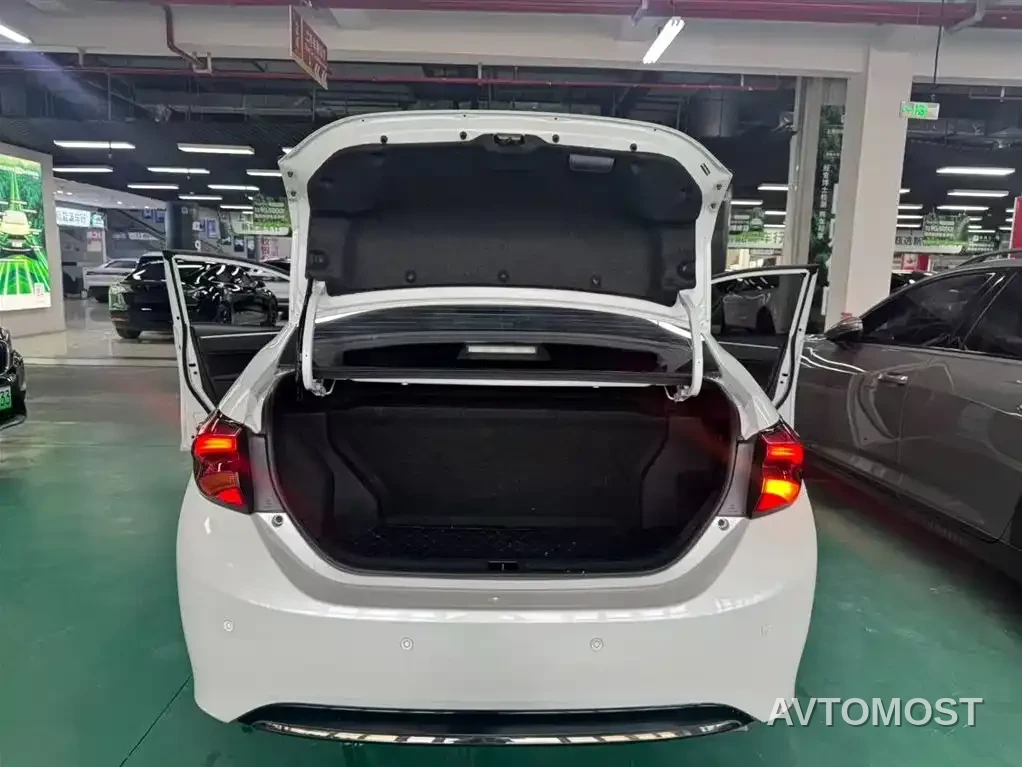 Toyota Levin Twin Engine E+ 2019 1.8PH GS E-CVT Elite Edition — фото 8