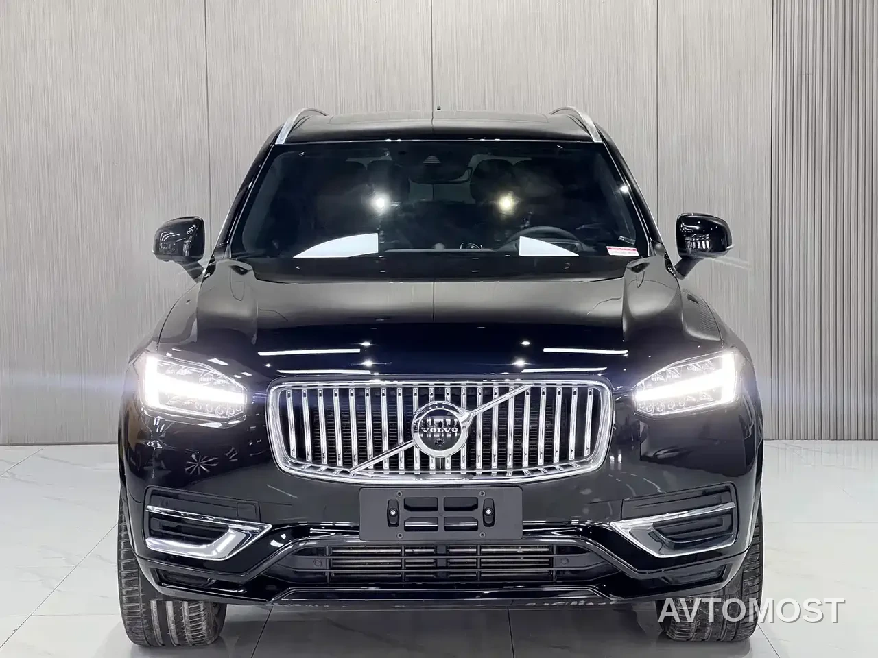 Volvo XC90 Plug-in Hybrid 2022 E-Drive Hybrid T8 Smart Premium Luxury 7-Seater — фото 1